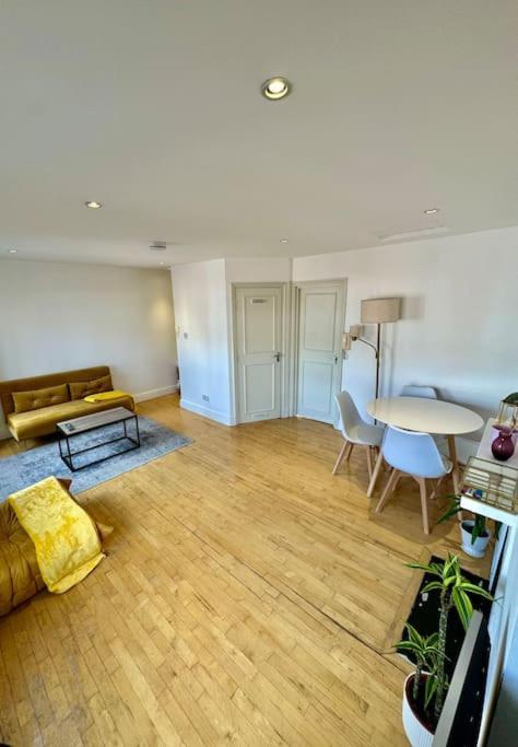 Victoria - 1 Bedroom Appartment 4 People 런던 외부 사진
